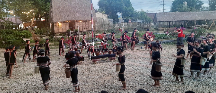  Gong performance and Xoang dancing at Kon Ko Tu community-based tourism village