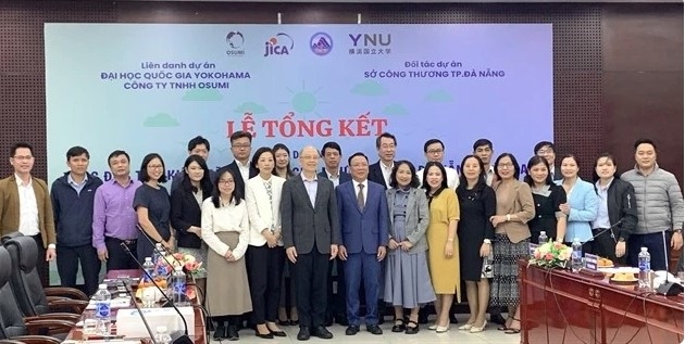 Participants join the closing ceremony of the ‘Improving energy saving for citizens in Da Nang’ project. (Photo courtesy of JICA)