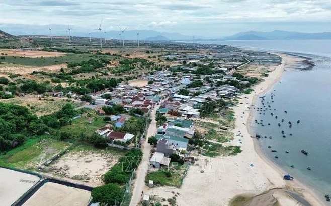 A view of Vinh Truong village, Phuoc Dinh commune, Thuan Nam district of Ninh Thuan, which is located in the project area where the construction of the Ninh Thuan 1 Nuclear Power Plant has been suspended and essential infrastructure works have been invested in.