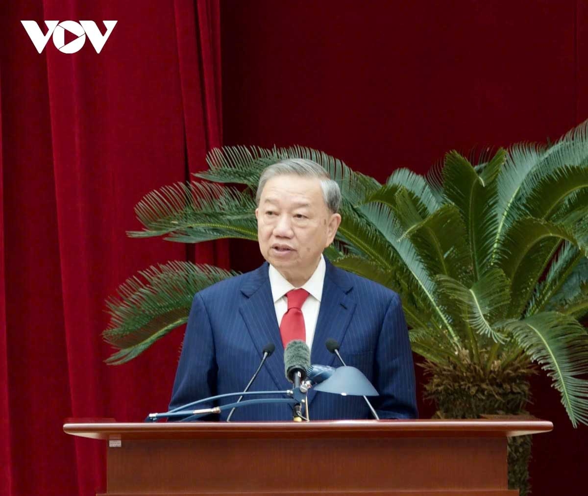 Party General Secretary To Lam speaks at the get-together in Hanoi on January 20 to celebrate the 95th founding anniversary of the Party (February 3, 1930 - 2025) and the coming Lunar New Year 2025.