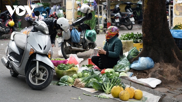 Traders worry because they are still left with a large inventory.