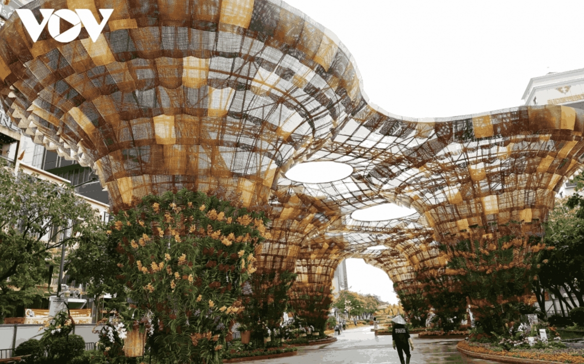 Several construction items on the flower street are ready ahead of its opening.