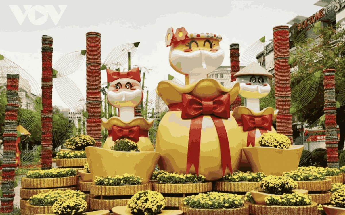 In just a few hours, residents and tourists can see with their own eyes the mascot couple Kim Ty (female) and Ngan Ty (male) that have gone viral on social networks in recent days.