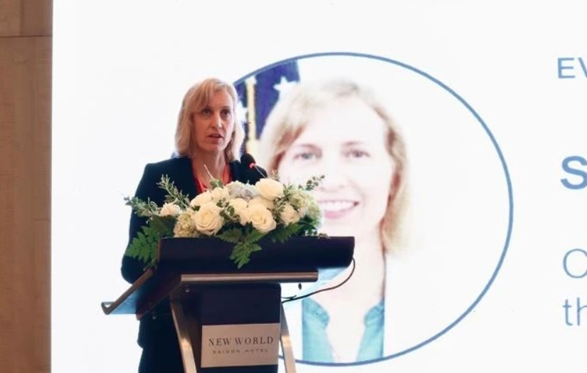 Susan Burns, US Consul General in Ho Chi Minh City speaks at the event.