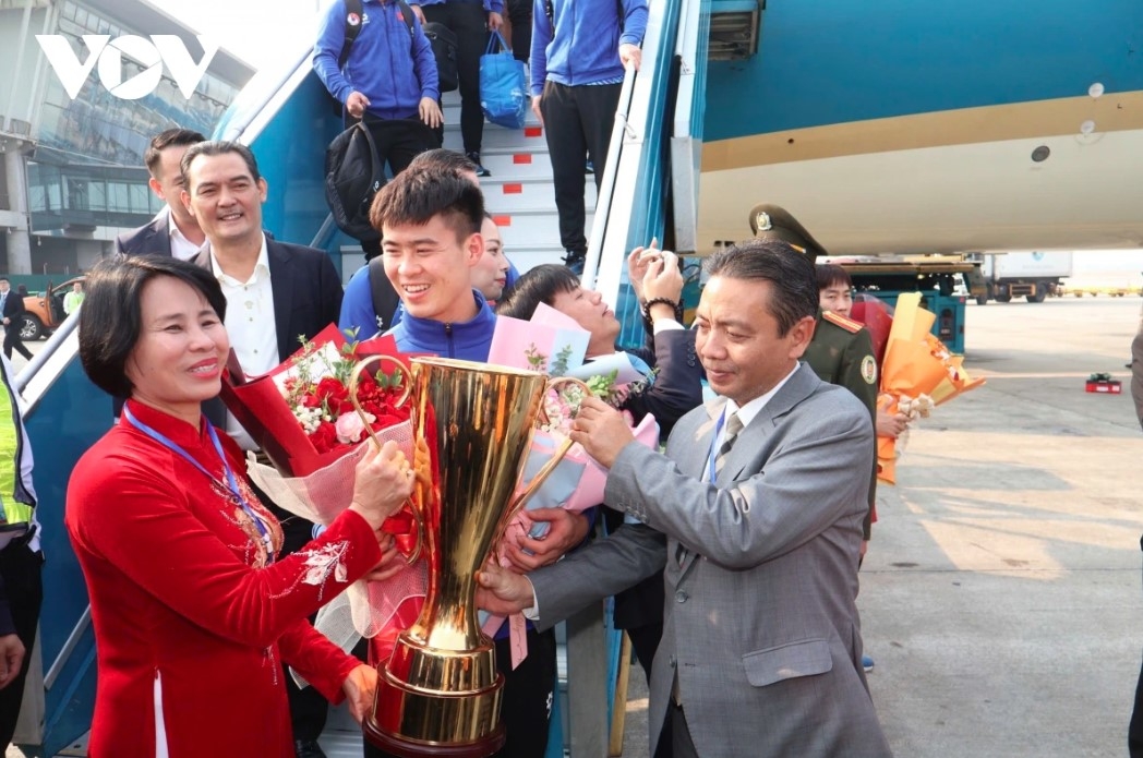 This comes after the national team arrive at Noi Bai International Airport at 2 p.m. on January 6.