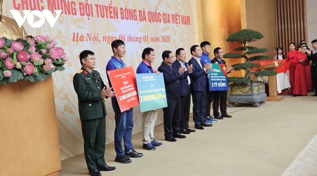So far, local businesses have awarded the Vietnamese football team a bonus of VND6 billion following their triumphant 2024 AFF Cup victory against Thailand.
