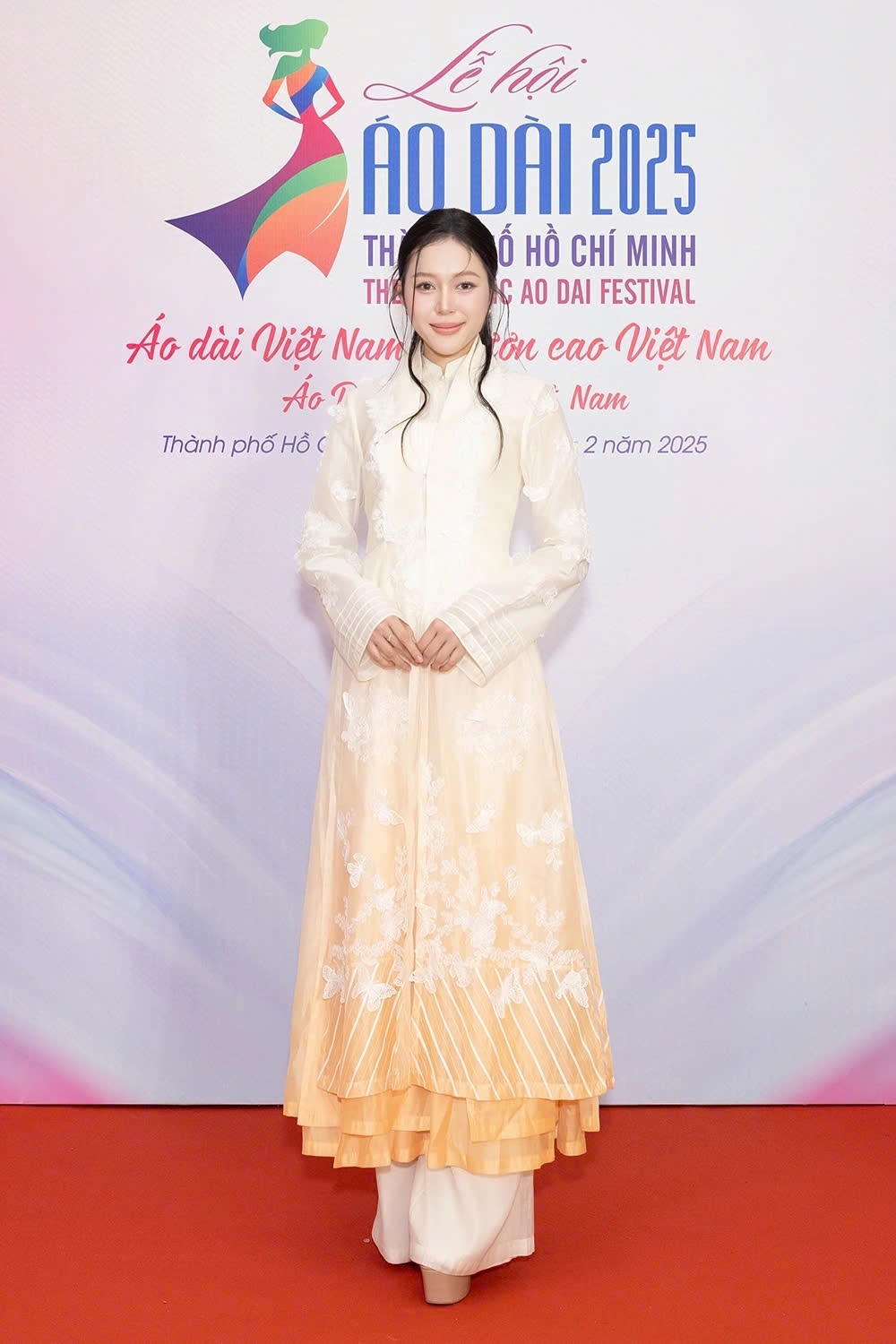 In addition, the Ambassadors of the Ho Chi Minh City Áo Dài Festival 2025 also include Miss Vietnam - Actress Tran Tieu Vy, Miss Vietnam - Actress Doan Thien An, and Miss National Vietnam 2024 Nguyen Ngoc Kieu Duy.