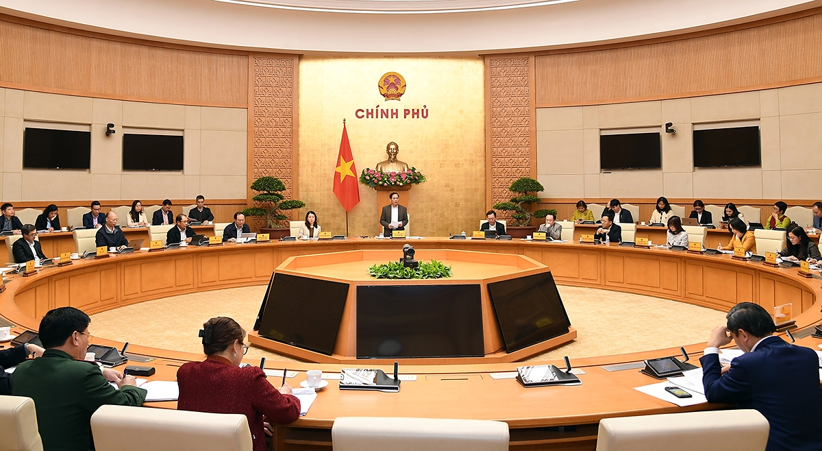 Deputy Prime Minister and Foreign Minister Bui Thanh Son chairs a meeting on February 28 to review relevant agencies’ preparations for Hanoi’s hosting of the fourth Summit of the Partnering for Green Growth and the Global Goals 2030 (P4G) in April. (Photo: VGP)