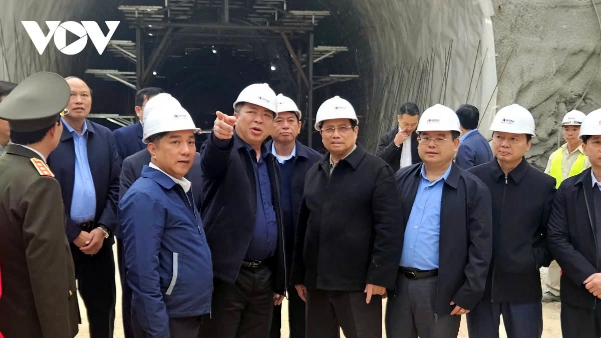Prime Minister Pham Minh Chinh inspects the Cao Bang – Tra Linh Expressway construction progress project during a working visit to Cao Bang on February 2