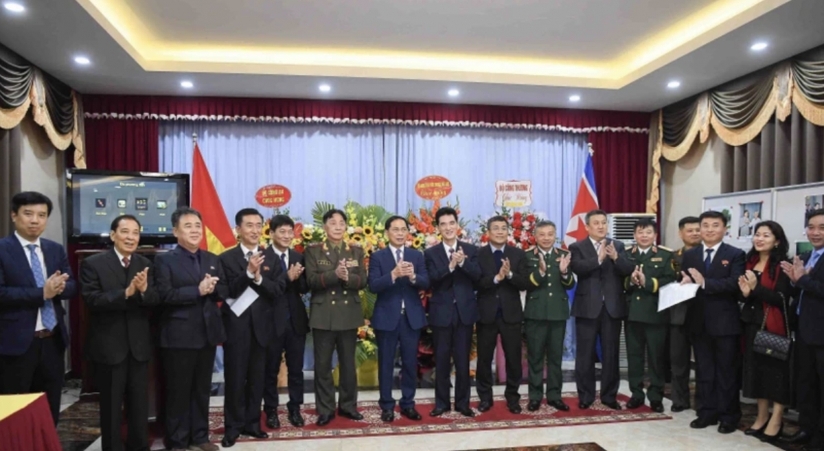 Delegates attend banquet to celebrate the 75th founding anniversary of diplomatic relations between Vietnam and DPRK (Photo: Ministry of Foreign Affairs)