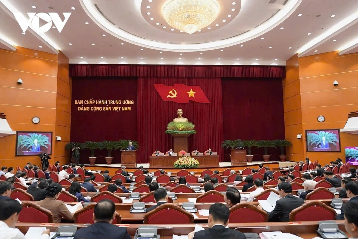 The party Central Committee shows resolve to seize opportunities to propel national development in the new era