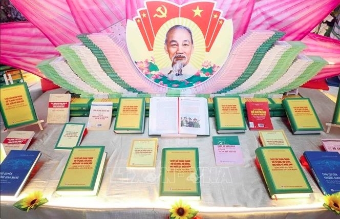 Party General Secretary To Lam's new book on the dignity of Vietnam's revolutionary public security officers