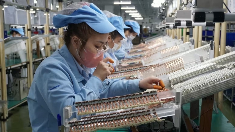 Vietnam’s electronics industry faces uncertainty amid US tariff policy changes. (Photo: Nikkei Asia)