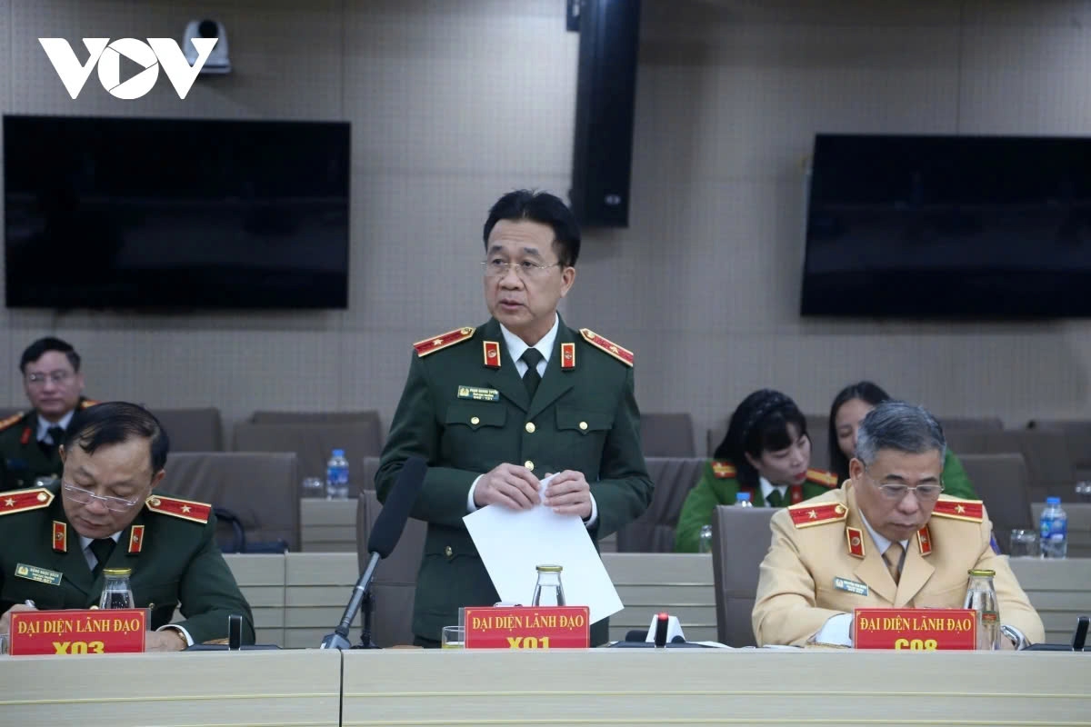 Major General Pham Quang Tuyen, deputy chief of the Department of Personnel Organisation at the Ministry of Public Security, announces Vietnam's polilce structure after eliminating the district-level police as of March 1, 2025