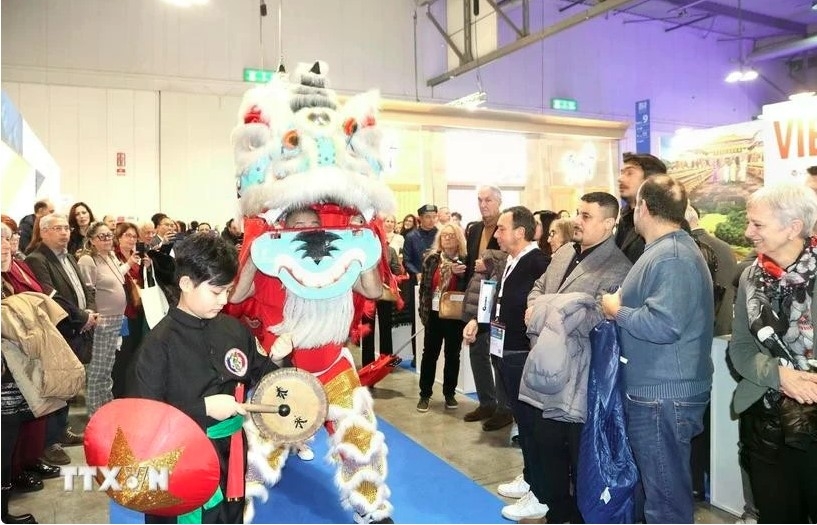 Traditional Vietnamese art performances attract visitors at the International Tourism Exchange (BIT) Milan 2025.