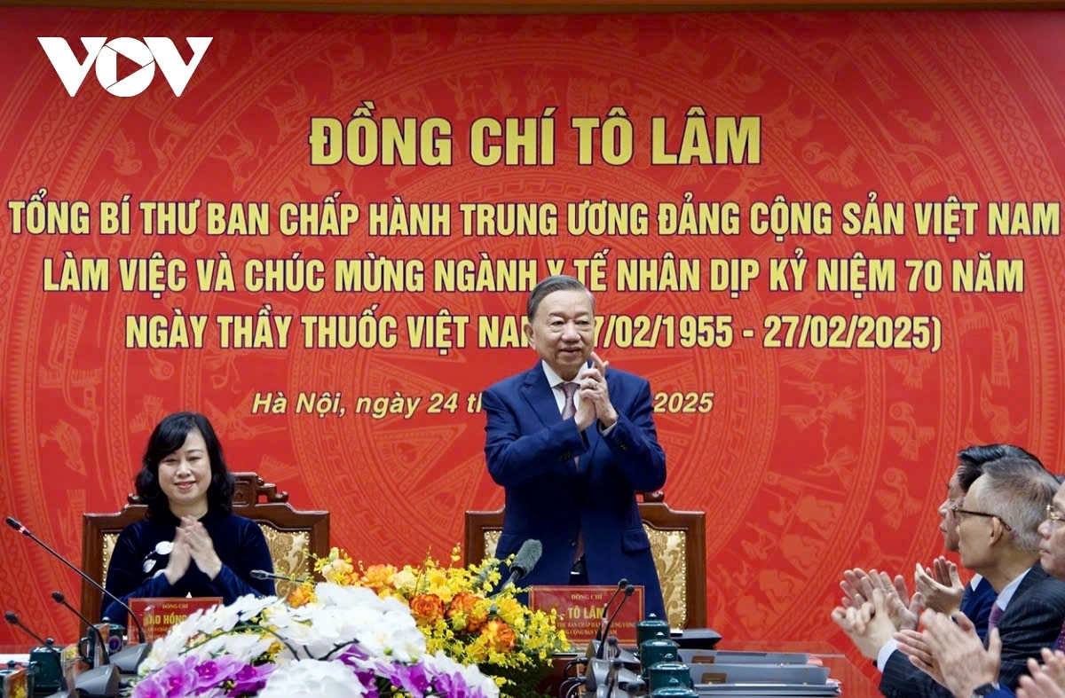 Party General Secretary To Lam meets with the leadership of the Ministry of Health on February 24 to mark 70 years of Vietnamese Physicians' Day that falls on February 27.