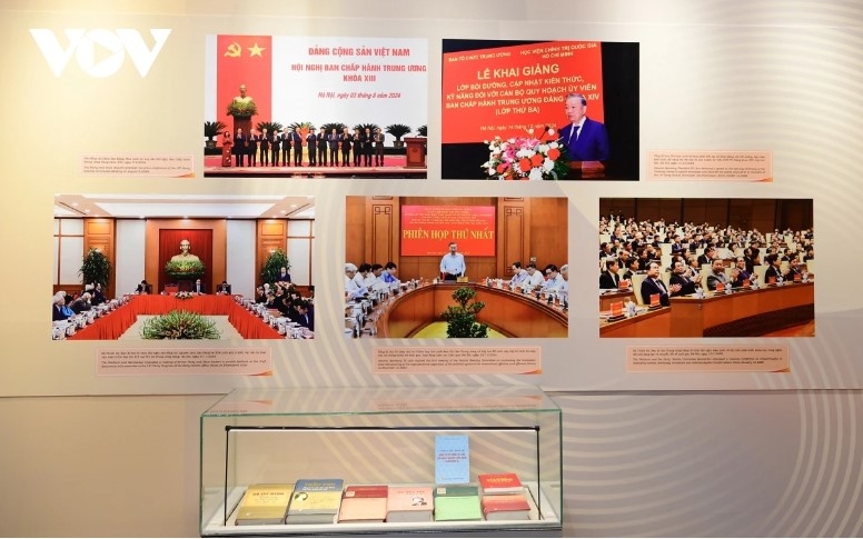  In the lead-up to the 14th National Party Congress, the exhibition includes details on preparations for the event, such as collecting public feedback on draft documents and conducting training programs to enhance the knowledge and skills of officials in the 14th Party Central Committee personnel planning.