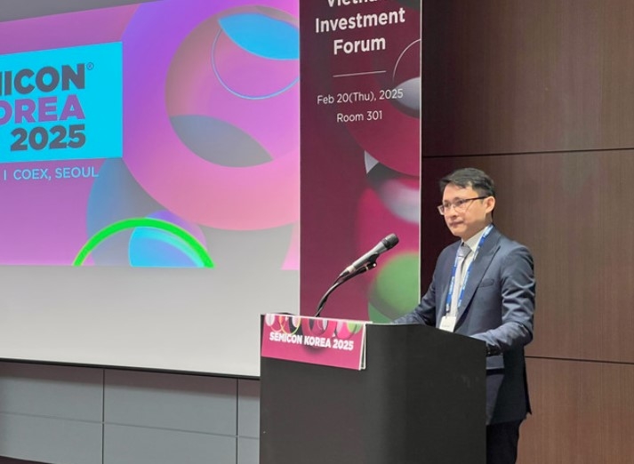 Vo Xuan Hoai, deputy director of the National Innovation Centre (NIC) addresses the event (Photo: VNA)