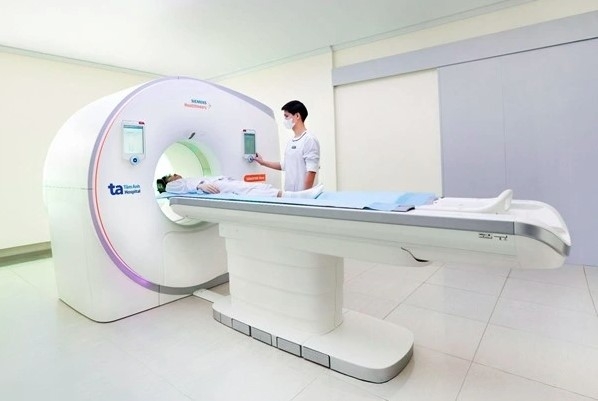 The Somatom Force VB30 CT scanner is now in operation at Tam Anh General Hospital, the first and only facility in Vietnam to deploy this technology. (Photo source: Tam Anh General Hospital)