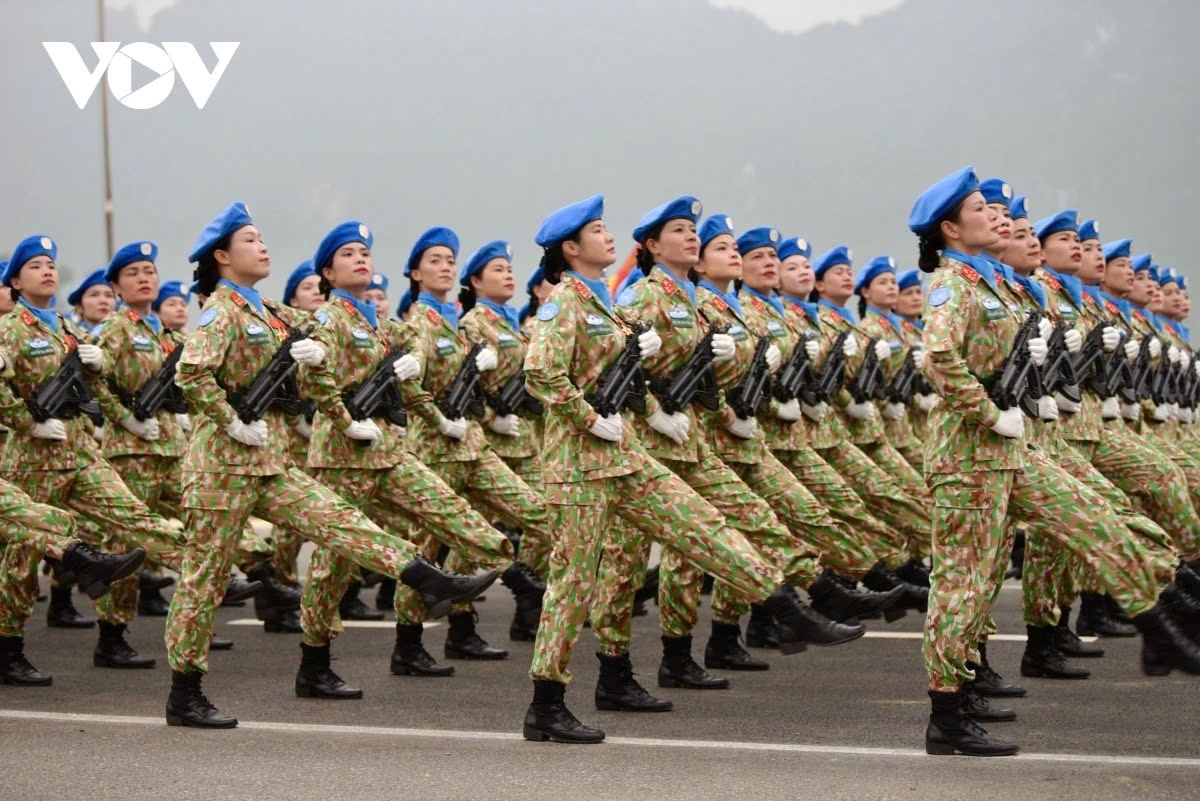 The official parade and procession are scheduled to take place at 8:00 AM on April 30, 2025, along Le Duan Street in front of the Reunification Hall in Ho Chi Minh City. The event will feature the participation of over 13,000 people, including military forces and civilian groups.