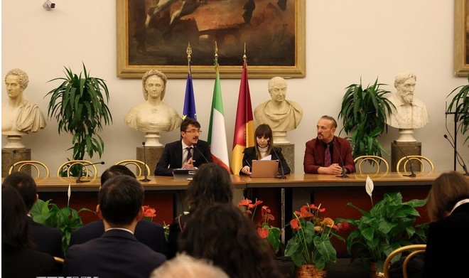Italian and international representatives, experts, scholars, and entrepreneurs speak at the event