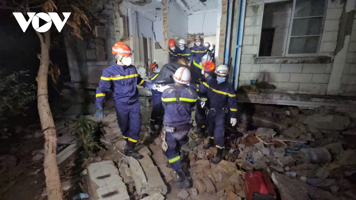 Vietnamese rescue workers have retrieved the body of a 10-year-old boy from rubble following the March 28 devastating earthquakein Myanmar.