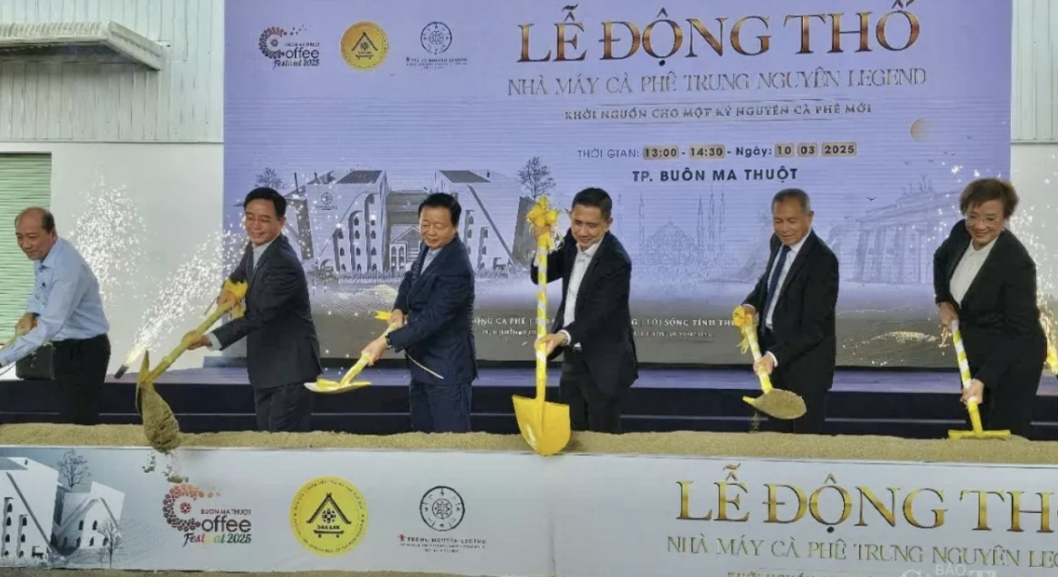 At the groundbreaking ceremony (Photo:congthuong.vn)
