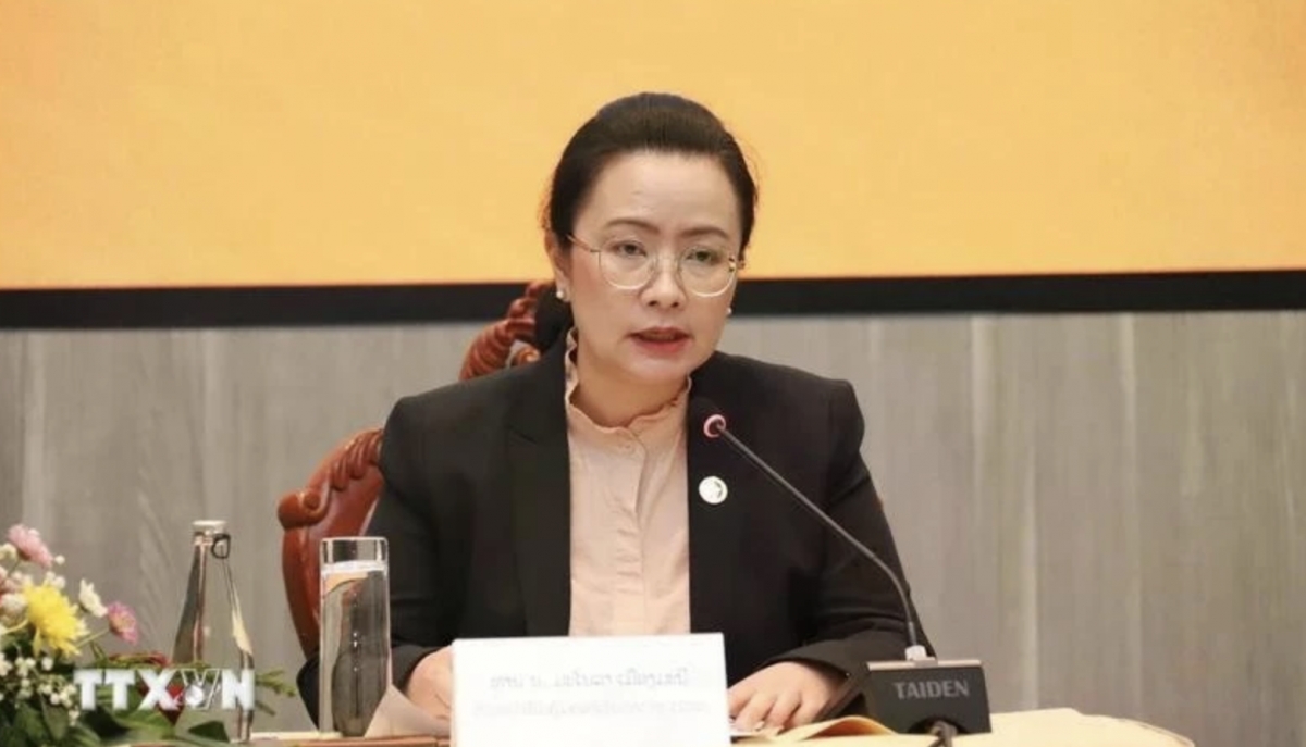 Manola Meuangmani, Director General of the Foreign Exchange Management Department under the Bank of the Lao PDR, speaks at the conference (Photo: VNA)