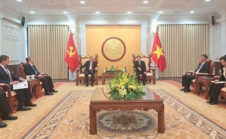The meeting between Chief Justice of the Supreme People's Court Le Minh Tri and Prosecutor General of Azerbaijan Kamran Bayram Aliyev in Hanoi on March 24. (Photo: VNA)