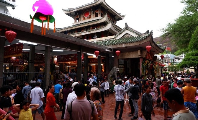 A corner of Ba Chua Xu Temple at Sam Mountain