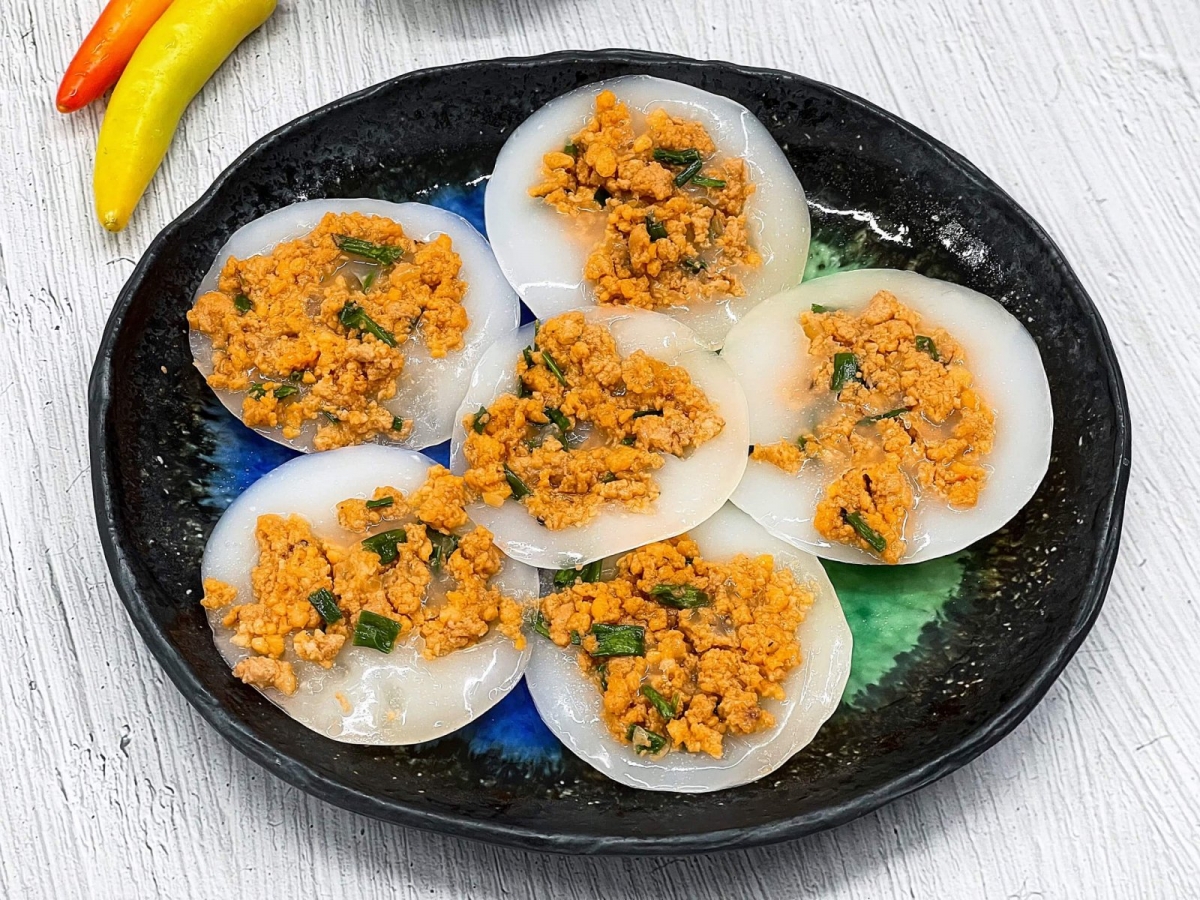 Bánh bèo (Vietnamese Steamed Savory Rice Cake)