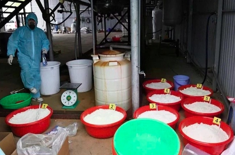 At the synthetic drug production facility in Khanh Hoa. (Photo provided by the police)
