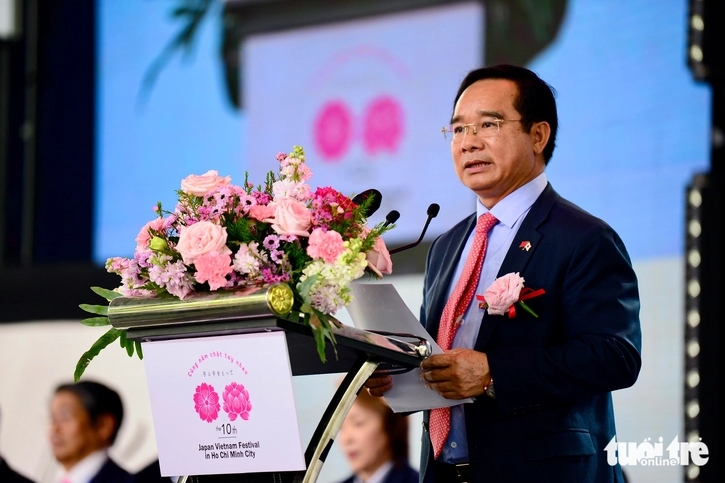 Nguyen Van Duoc, chairman of the Ho Chi Minh City People’s Committee, addresses the opening ceremony (Photo: tuoitre.vn)