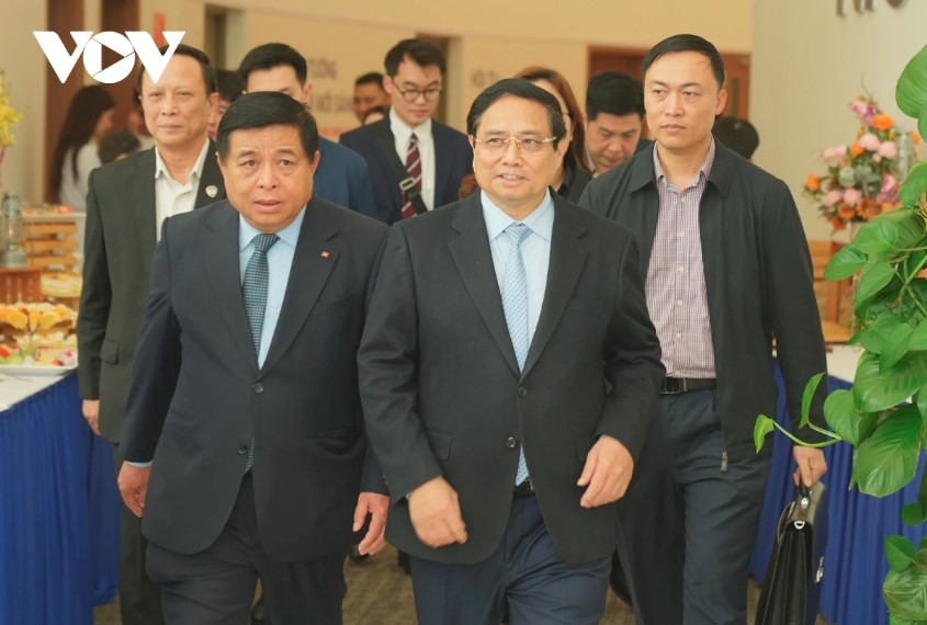 Prime Minister Pham Minh Chinh attends the policy forum on Vietnam's proactive development of the semiconductor and AI industries in the new era