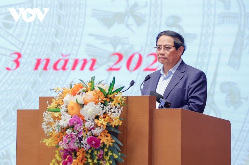 PM Pham Minh Chinh urges accelerating national digitalization, streamlining administrative processes, and promoting a comprehensive digital society.