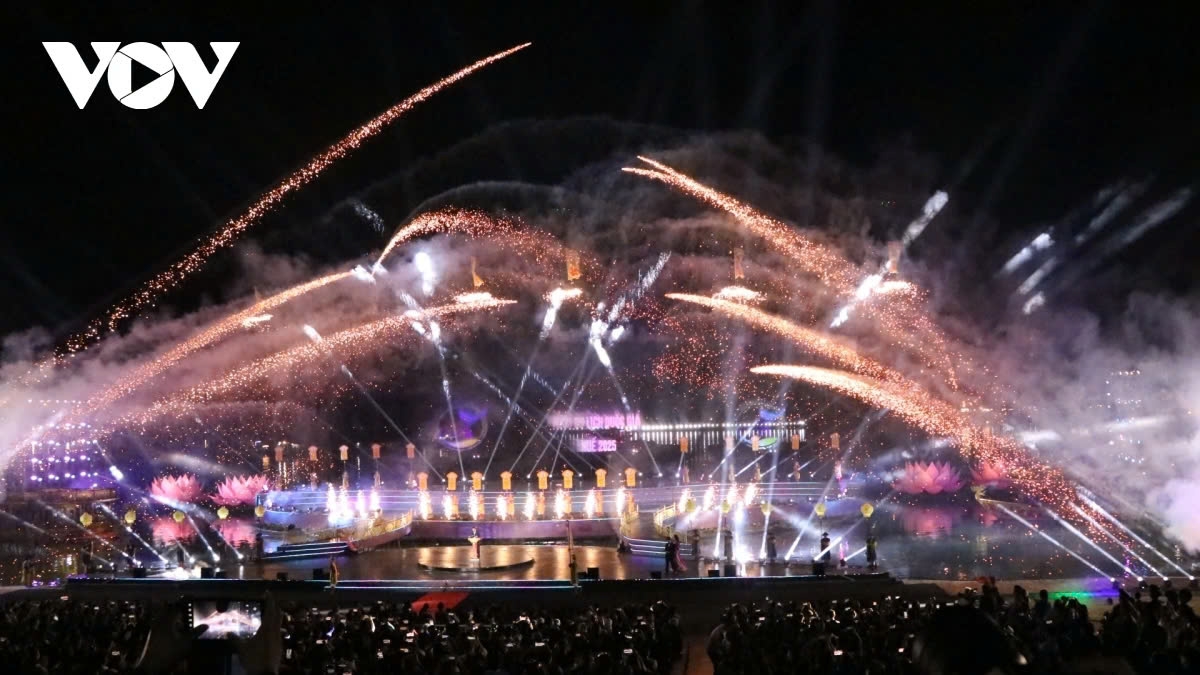 The grand ceremony of the National Tourism Year 2025 taking place in Hue city on March 25 evening