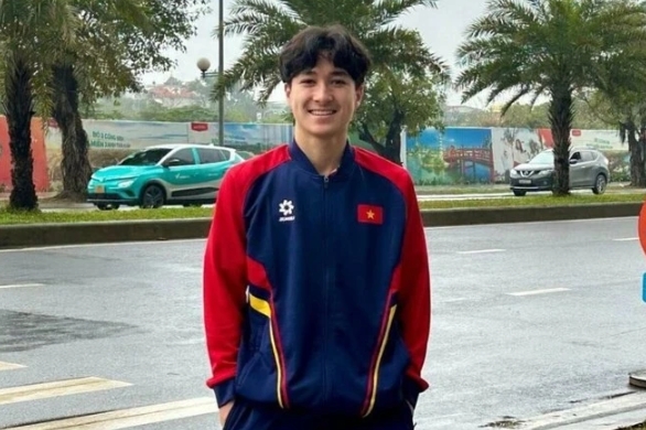 Thomas Mai Veeren, a Vietnamese-Dutch player, has been summoned for the national U17 team to prepare for the AFC U17 Asian Cup Finals 2025 in Saudi Arabia. (Photo: anninhthudo.vn)