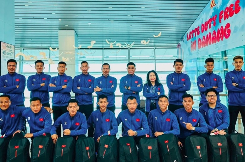 Vietnamese players begin training for 2025 AFC Beach Soccer Asian Cup in Thailand (Photo: VFF)