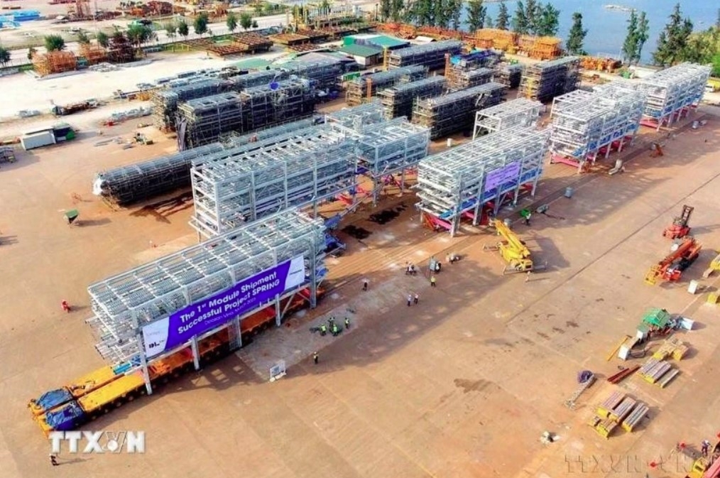 A shipment of 1,200 tonnes of modules was exported to Singapore by Doosan Enerbility Vietnam Heavy Industry Co., Ltd. (Doosan Vina) from Dung Quat Economic Zone in Quang Ngai Province.