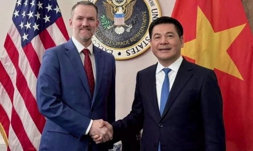 Special Envoy of the Prime Minister, Minister of Industry and Trade Nguyen Hong Dien (R) and US Trade Representative Jamieson L. Greer (Photo courtesy of Ministry of Industry and Trade)