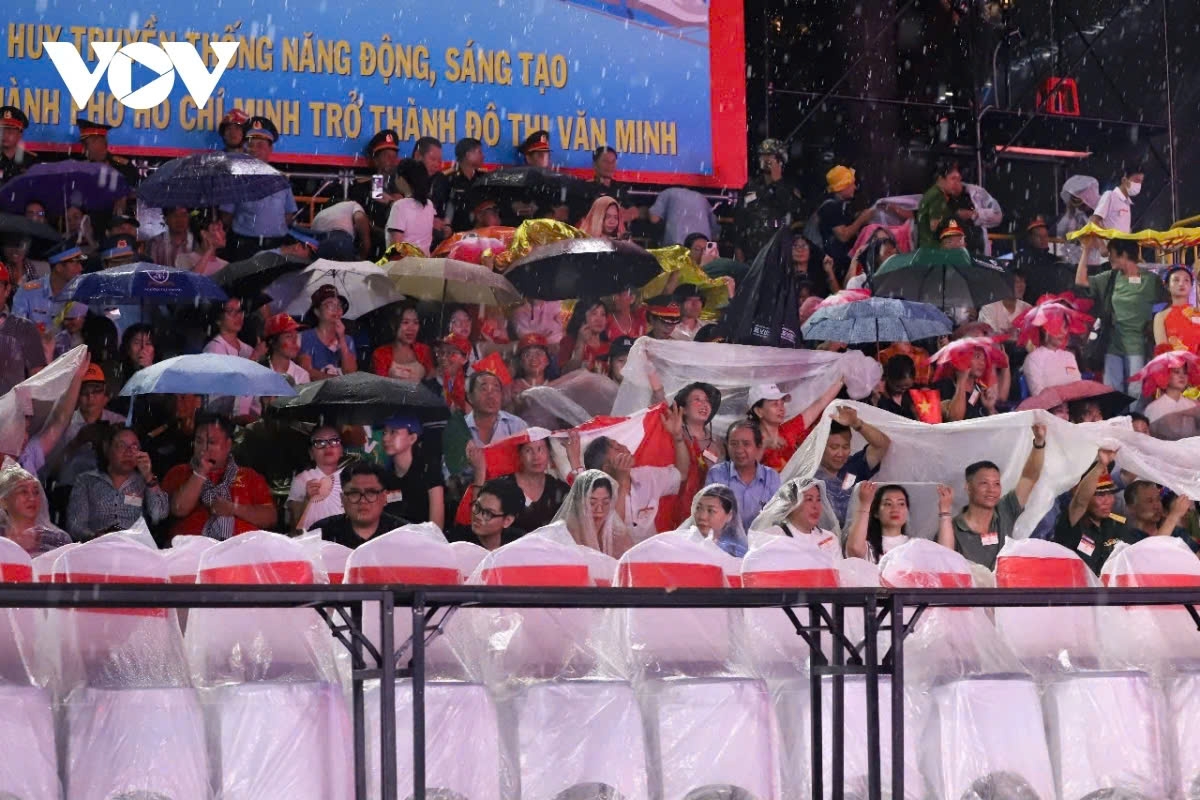 The rehearsal takes solemnly and magnificently in the city centre, featuring participation from various forces, including the military, police, militia, self-defense units, armed forces, youth volunteers, students, and public organisations.