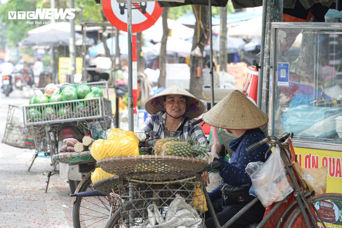 Weather forecasts predict that the coming weekend will be even hotter, with temperatures expected to reach a high of 36°C. The most intense heat is likely to occur between 11 a.m. and 3 p.m., making this period especially hazardous for outdoor activities.