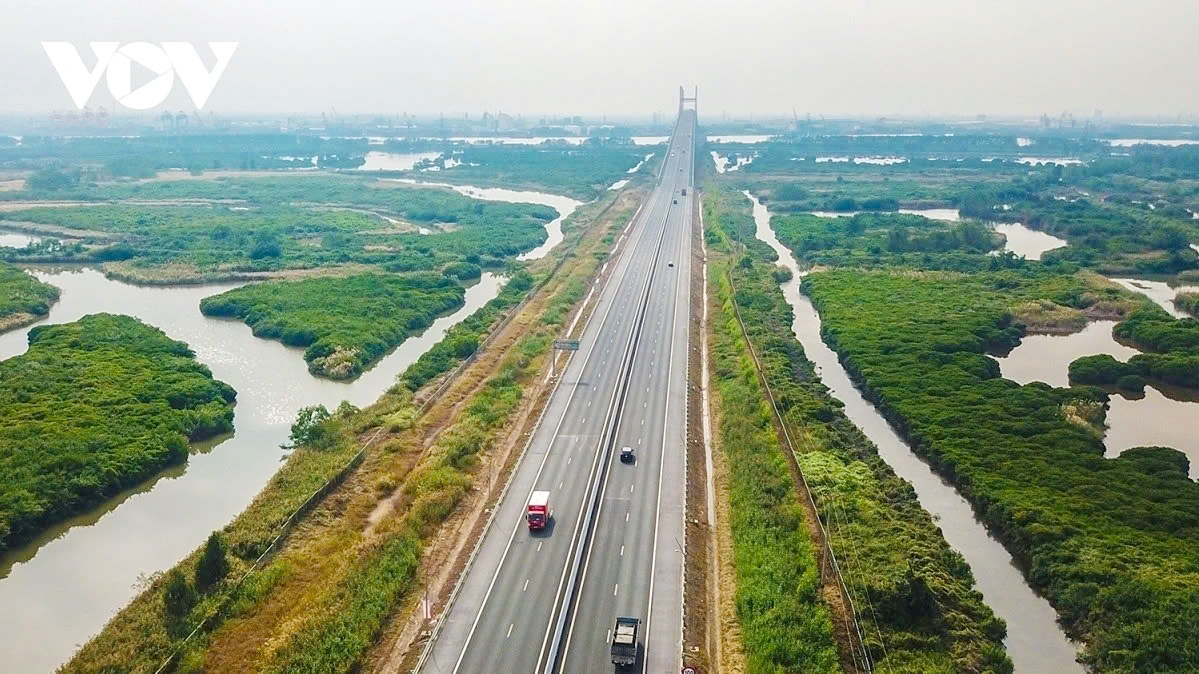 Vietnam aims to complete the construction of the North-South Expressway in the Eastern Region by the end of 2025