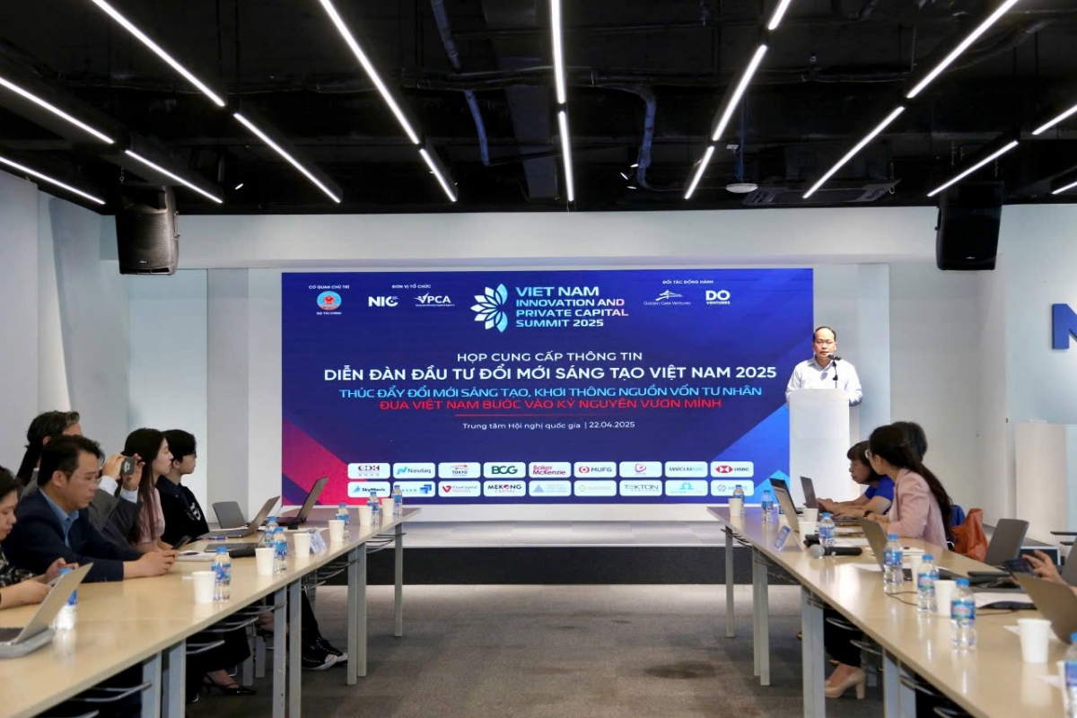 At the press briefing on Hanoi's hosting the Vietnam Innovation and Private Capital Summit 2025 on April 22. (Photo: TBTCO)