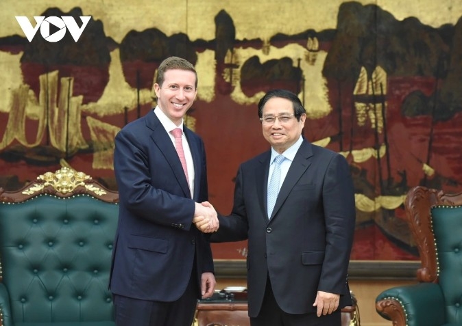 Prime Minister Pham Minh Chinh and Warburg Pincus CEO Jeffrey David Perlman