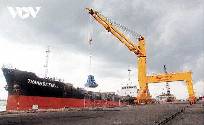 Promoting economic institutional reform in the new context to unleash Vietnam’s sustained high growth potential