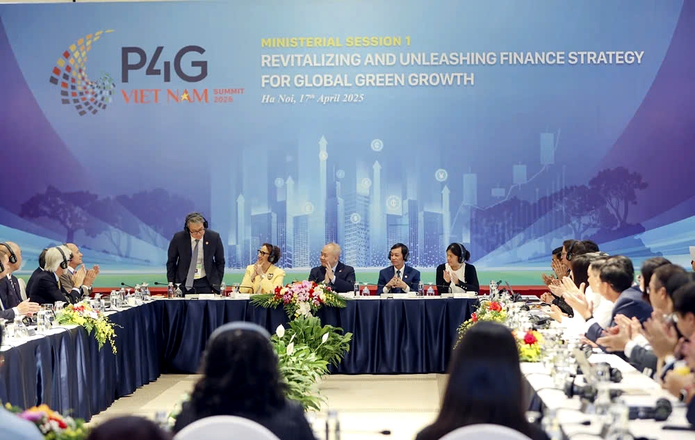 Delegates attending a ministerial session themed Revitalising and Unleashing Finance Strategy for Global Green Growth in Hanoi on April 17 as part of the fourth Partnering for Green Growth and the Global Goals 2030 Summit. (Photo: SGGP)
