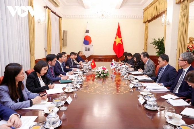 The two FMs reaffirm their commitment to soon achieving the goal of raising bilateral trade turnover to US$150 billion by 2030 in a balanced and sustainable manner, and facilitating market access for each other’s goods.