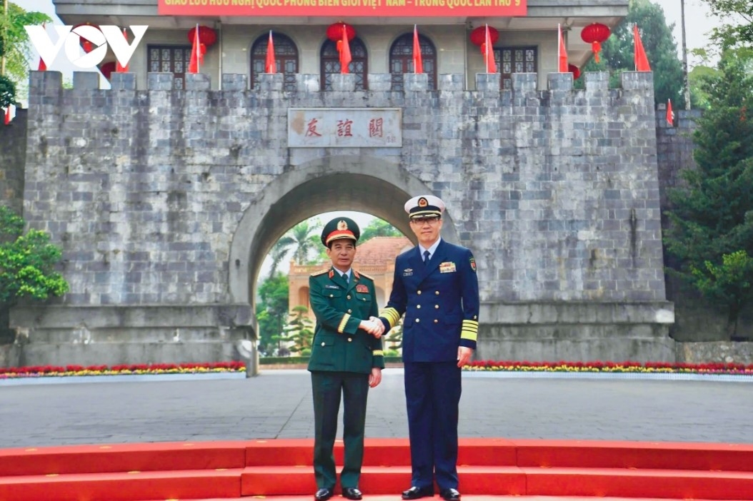 In Vietnam, major activities scheduled for April 17 include a welcome ceremony for the Chinese delegation, a tree planting ceremony, a visit to Dong Dang Primary School, a ribbon-cutting ceremony for a new multifunctional building, a visit to the Border Guard Post at the Huu Nghi International Border Gate, a tour of the Viettel Group's logistics park, a bilateral meeting, and a signing ceremony for co-operation documents.