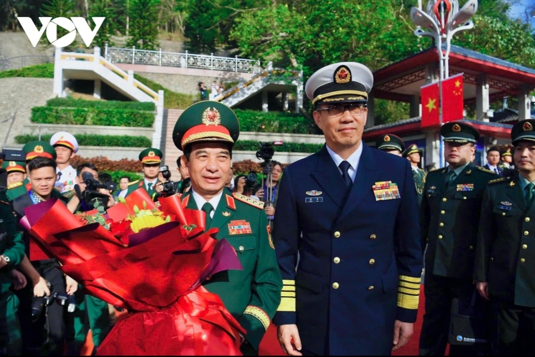 At this location, via a virtual connection, the two ministers of defence will witness the 38th joint naval patrol in the Gulf of Tonkin. This marks the first time that the two countries’ naval forces will participate in the border defence friendship exchange.